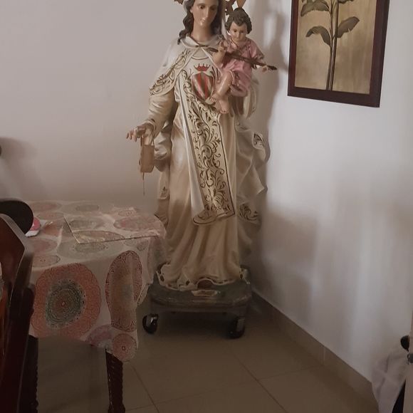 Meet your Posher, Lazaro - Picture 1 of 1